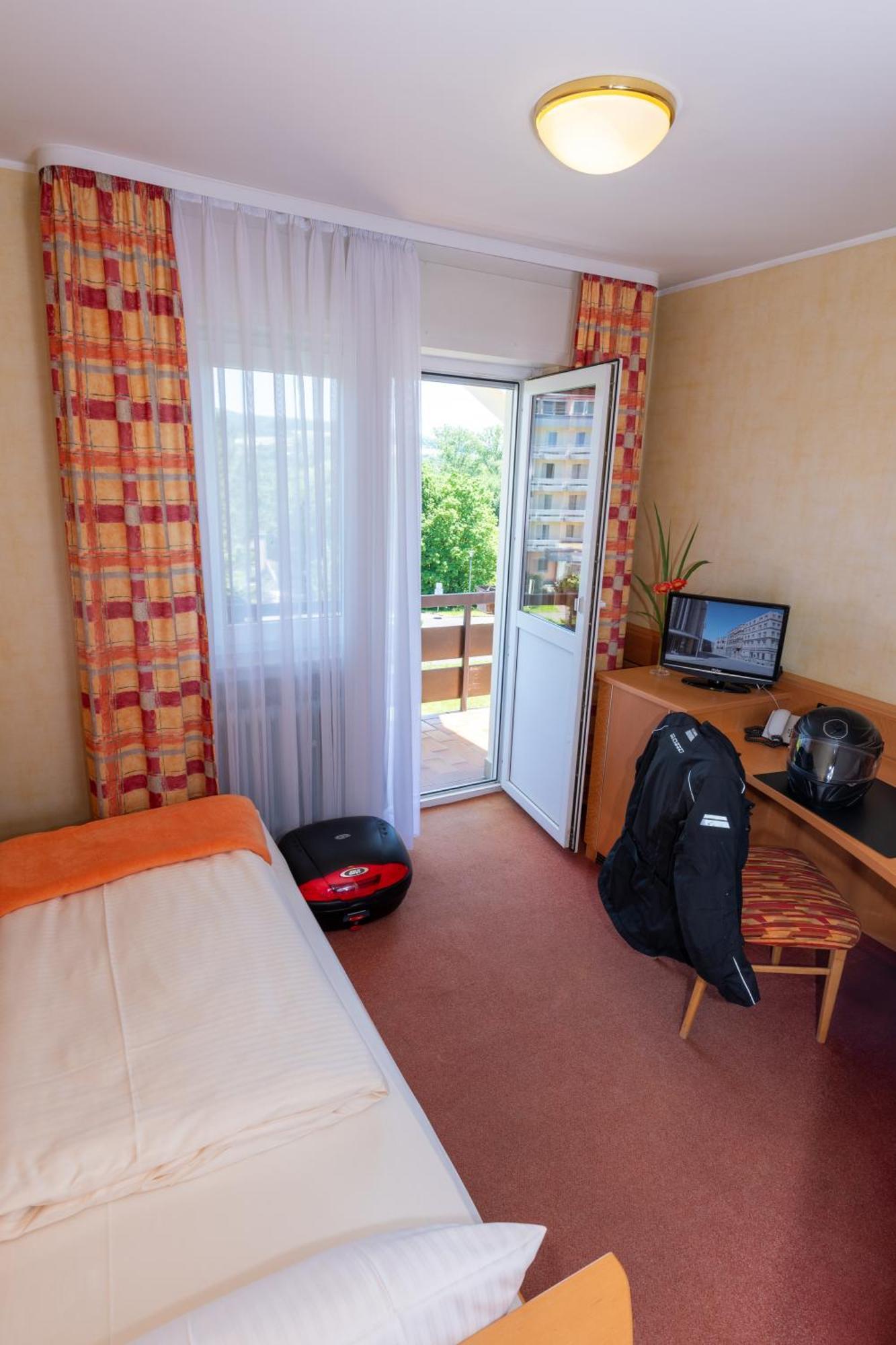 Kishotel Am Kurpark Бад-Зоден-Зальмюнстер Экстерьер фото
